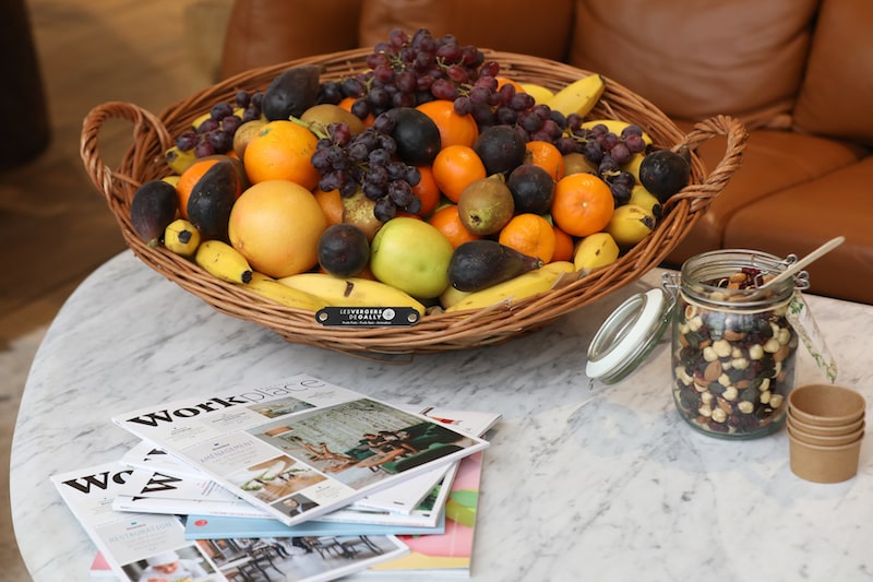 Corbeille de fruits frais en entreprise